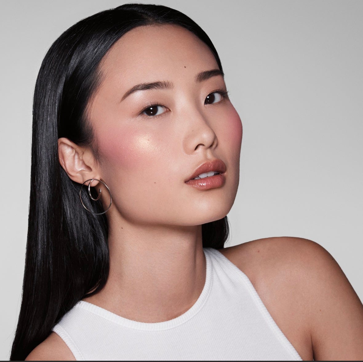 腮粉是什么|腮粉选购与上妆指南 腮粉是什么|腮粉选购与上妆指南